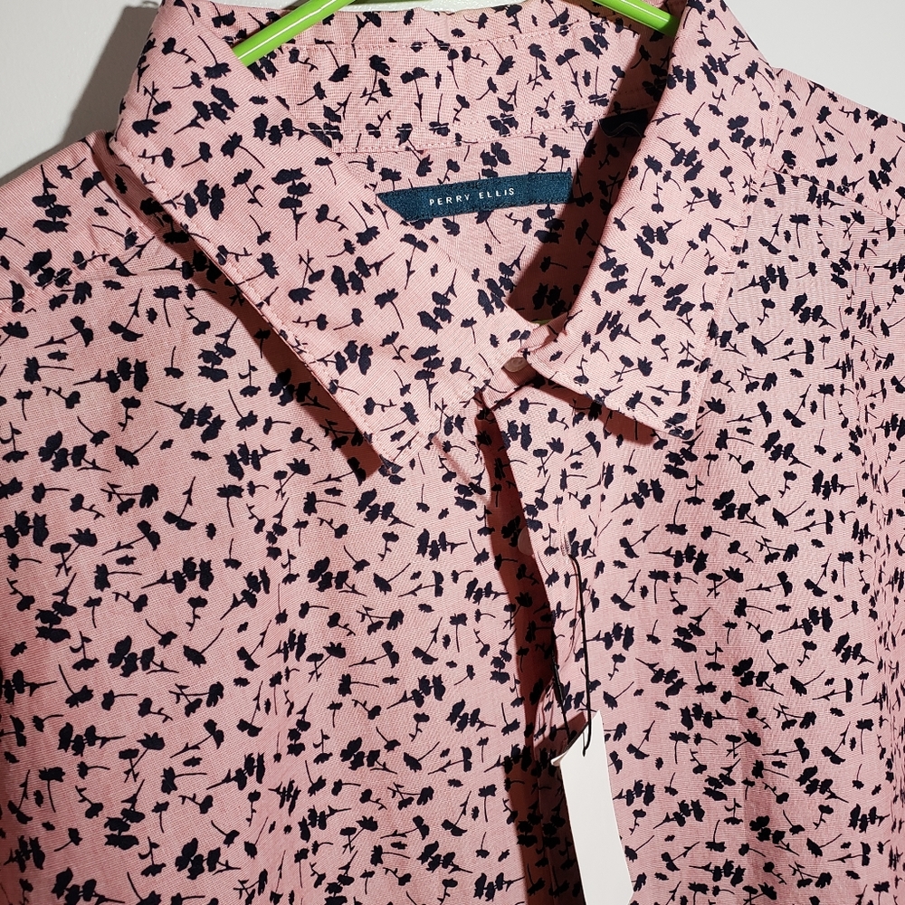 Perry Ellis Short Sleeve Button Down Shirt